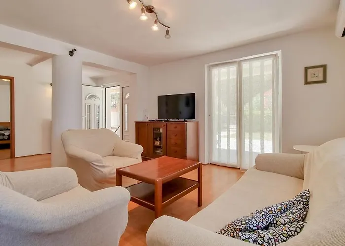 Ena Apartment