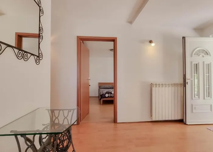Apartment Ena *
