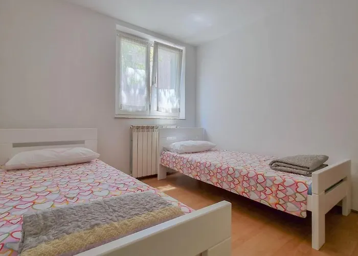 Ena * Novigrad Istria