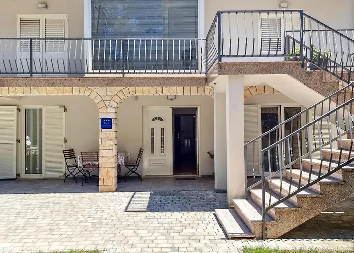 Ena Novigrad (Istria)