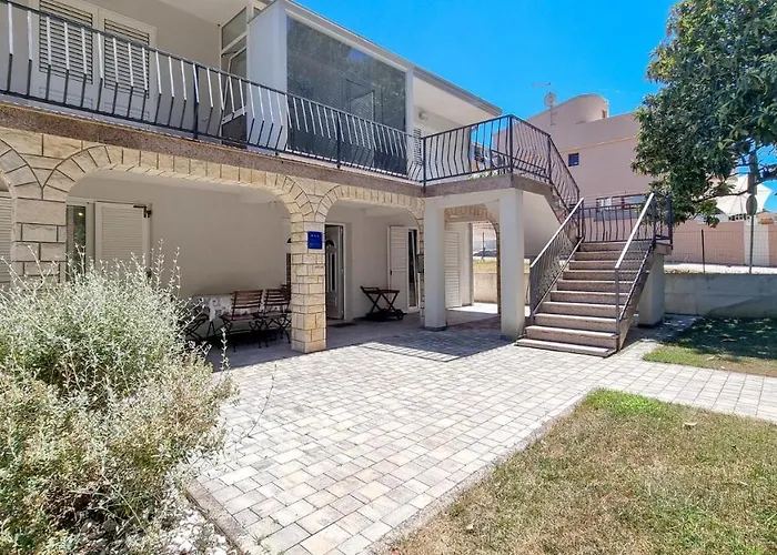 Ena * Novigrad Istria