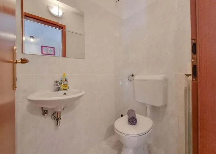 Ena * Novigrad Istria