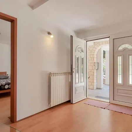 Apartment Ena