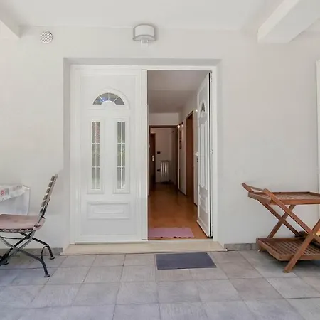 Apartment Ena *