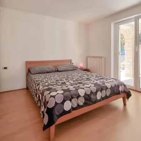 Ena Apartment *