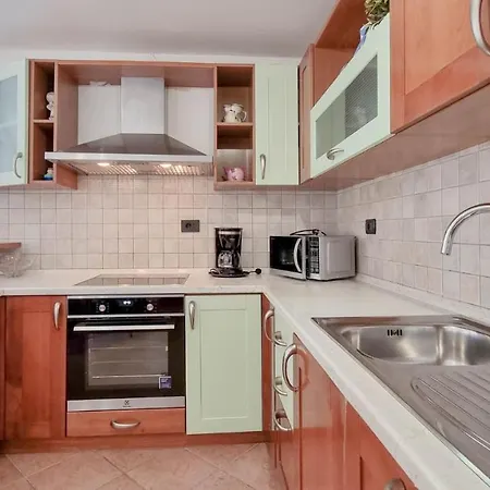 Apartment Ena *