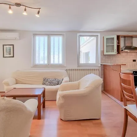 Ena Apartment *