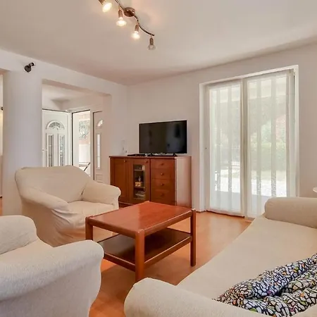 Ena Apartment