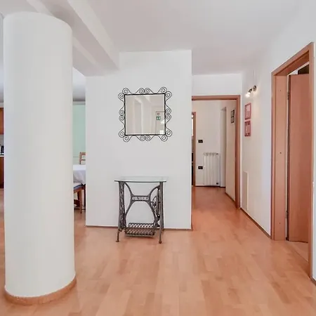 Apartment Ena *