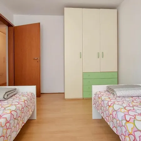 Ena Apartment *